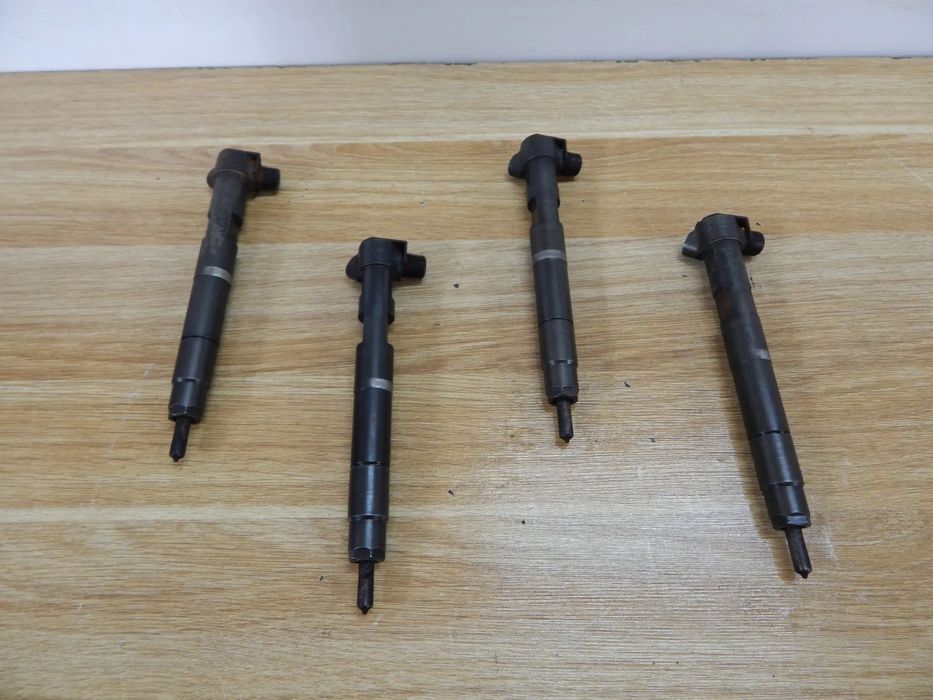 Wtrysk 2.2 651 cdi Mercedes vito 639 sprinter 906 W212 w204 w221 w166 Jeep Compass caliber 10-16 Łuków części