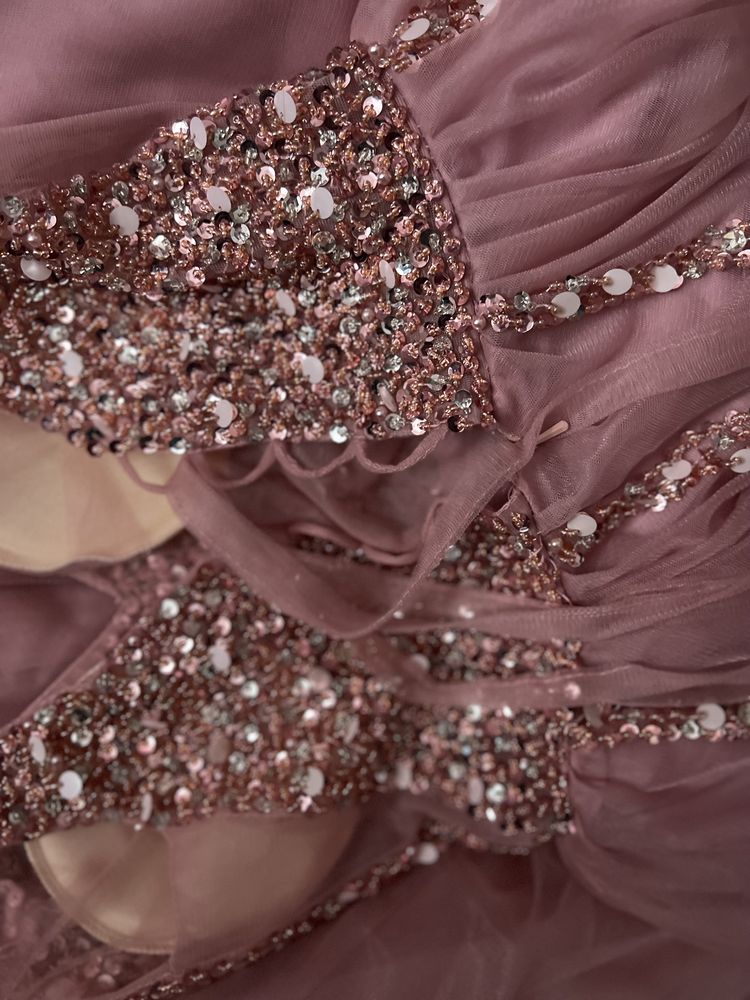 Сукня святкова рожева випуск неймовірної краси пудра випускна