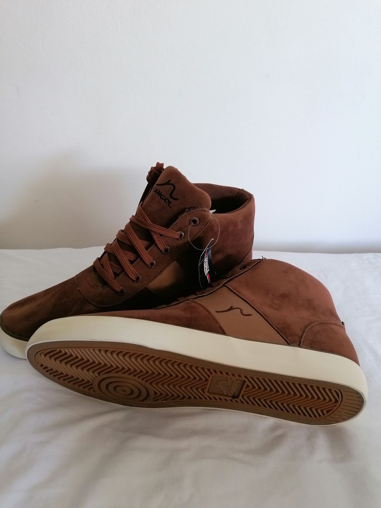 Tenis/botas em Camurça Novas tam 46