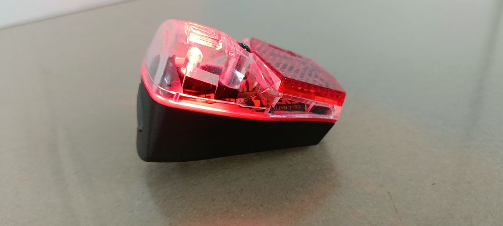 Nr1.Nowa. Tylna Lampka Rowerowa na baterie LED.