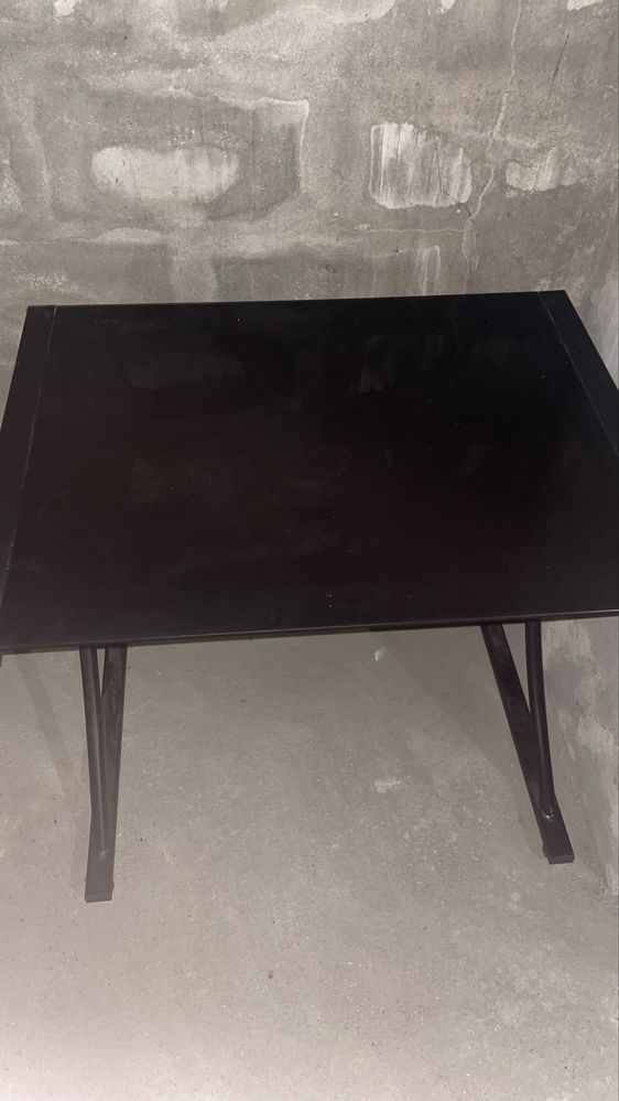 Mesa de escritorio preta