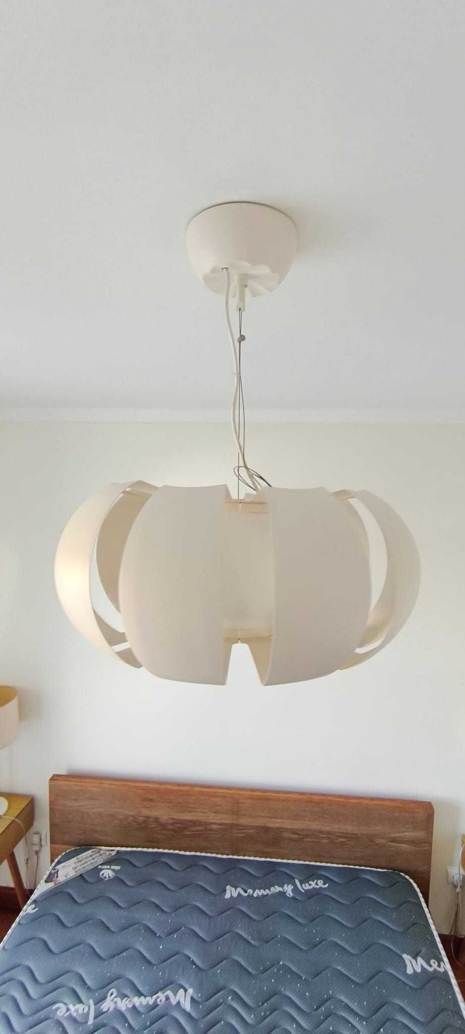 Candeeiro de Teto Moderno Branco IKEA – Design Contemporâneo