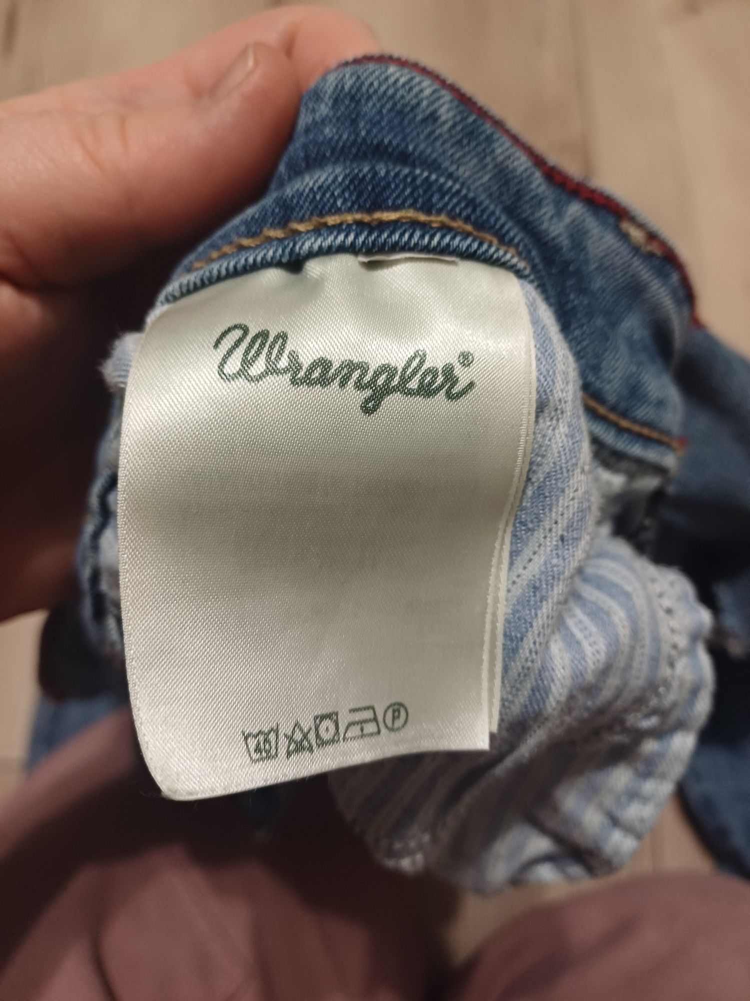 Dżinsy Wrangler Corynn Cropped