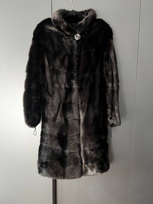 Жіноча норкова шуба