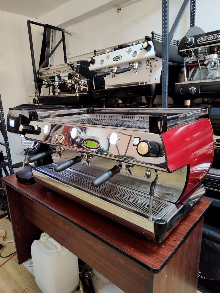 Професійна кавомашина LA marzocco gb5