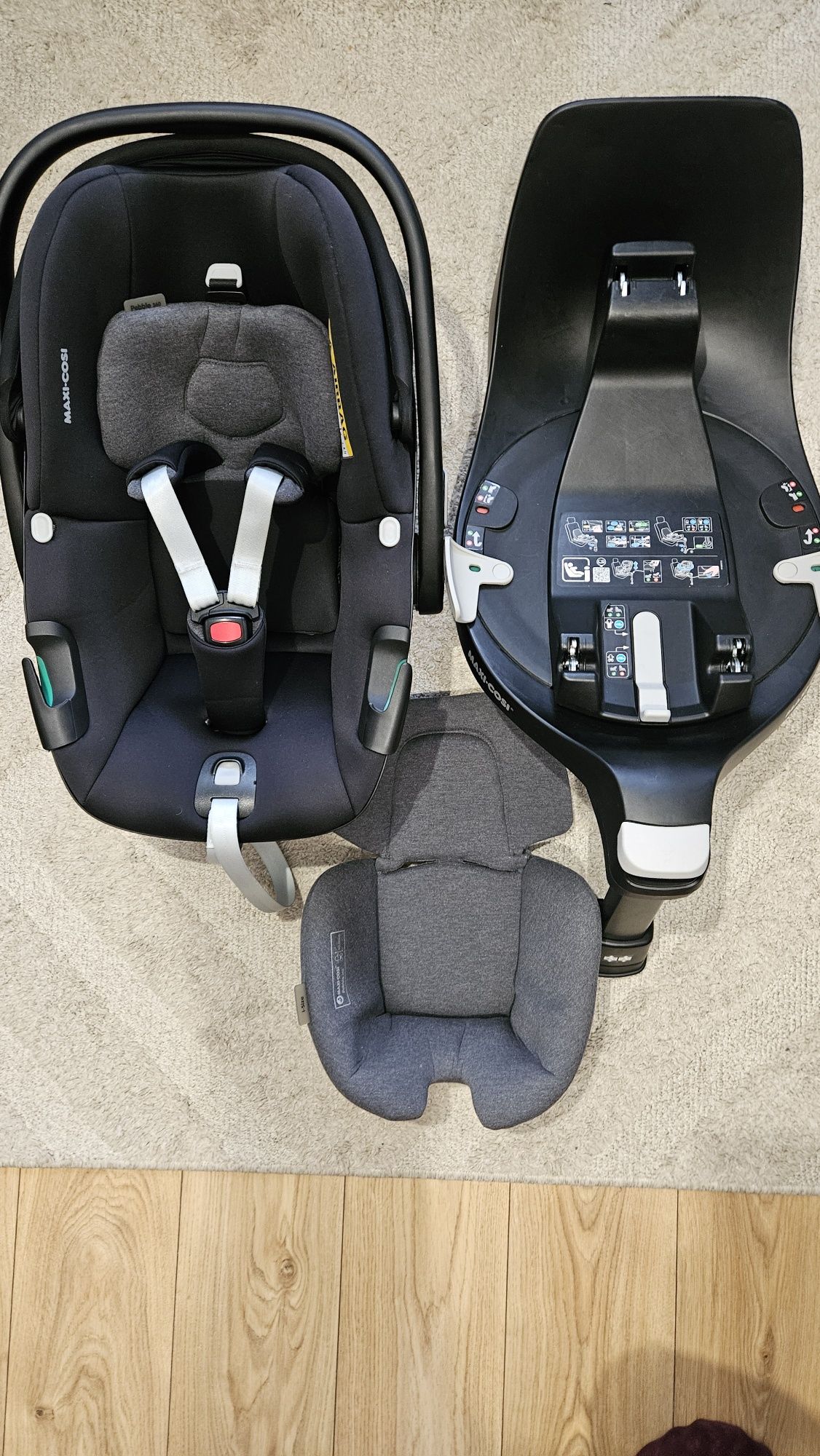 Fotelik Maxi-Cosi Pebble 360 + baza Maxi-Cosi FamilyFix 360