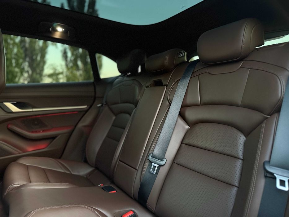 Porsche Taycan  Turismo 2022
