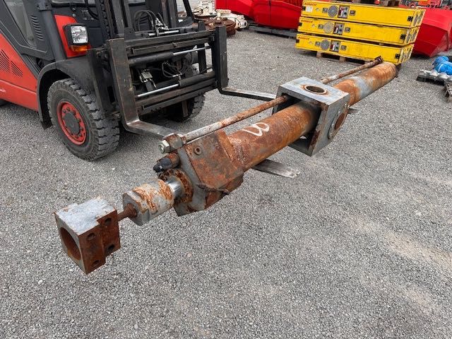 siłownik do prasy waga 960 kg długość 3670 mm