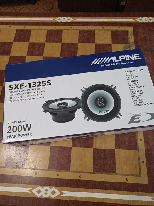 Динамики двух полосные фирмы Alpine !!!