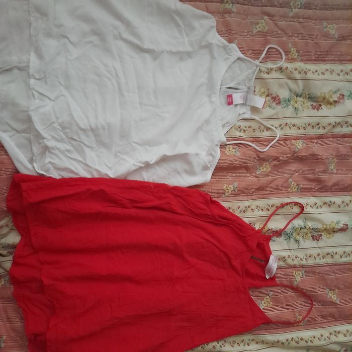 2 tops da marca no boundaries