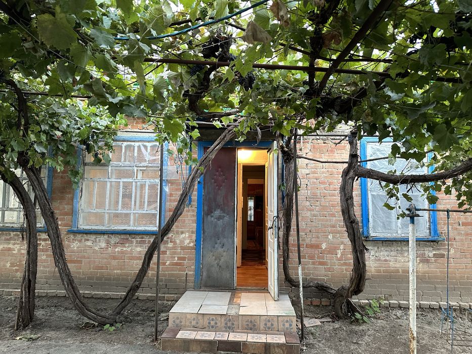 будинок з земельною ділянкою