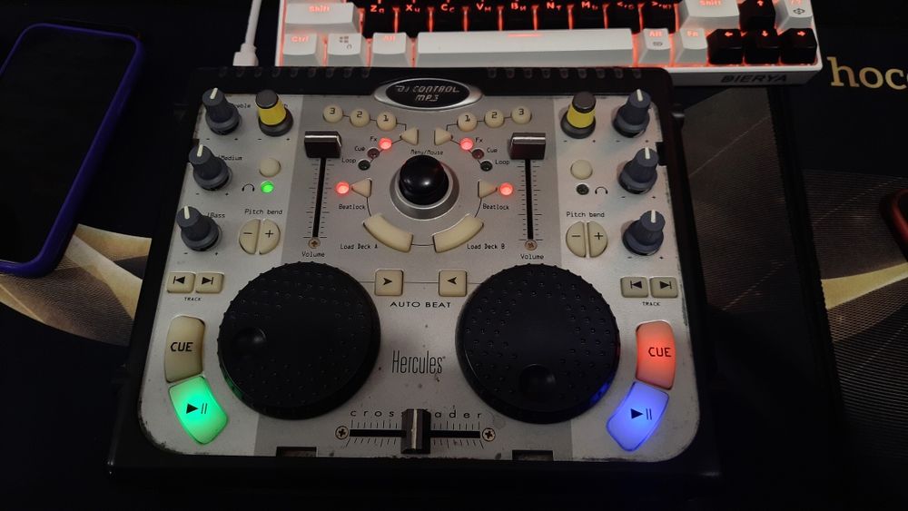 dj контролер hercules