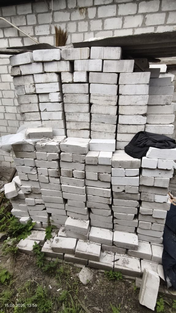 Продам кирпич б/у в наличии