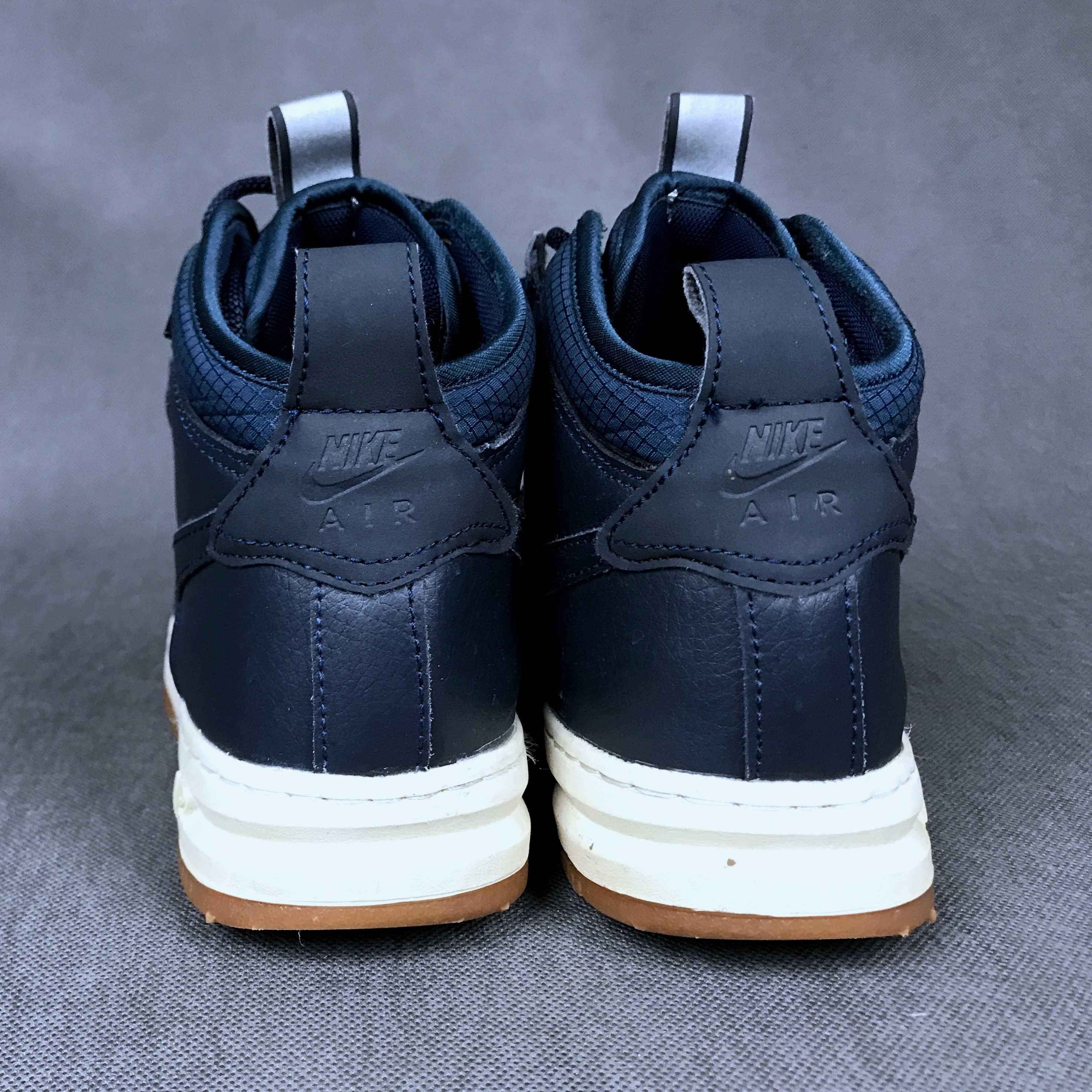 Кросівки NIKE Air Force 42.5 Снікери, водонепроникні