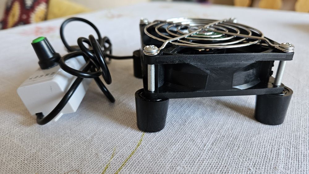 Wentulator USB z regulacją obrotów