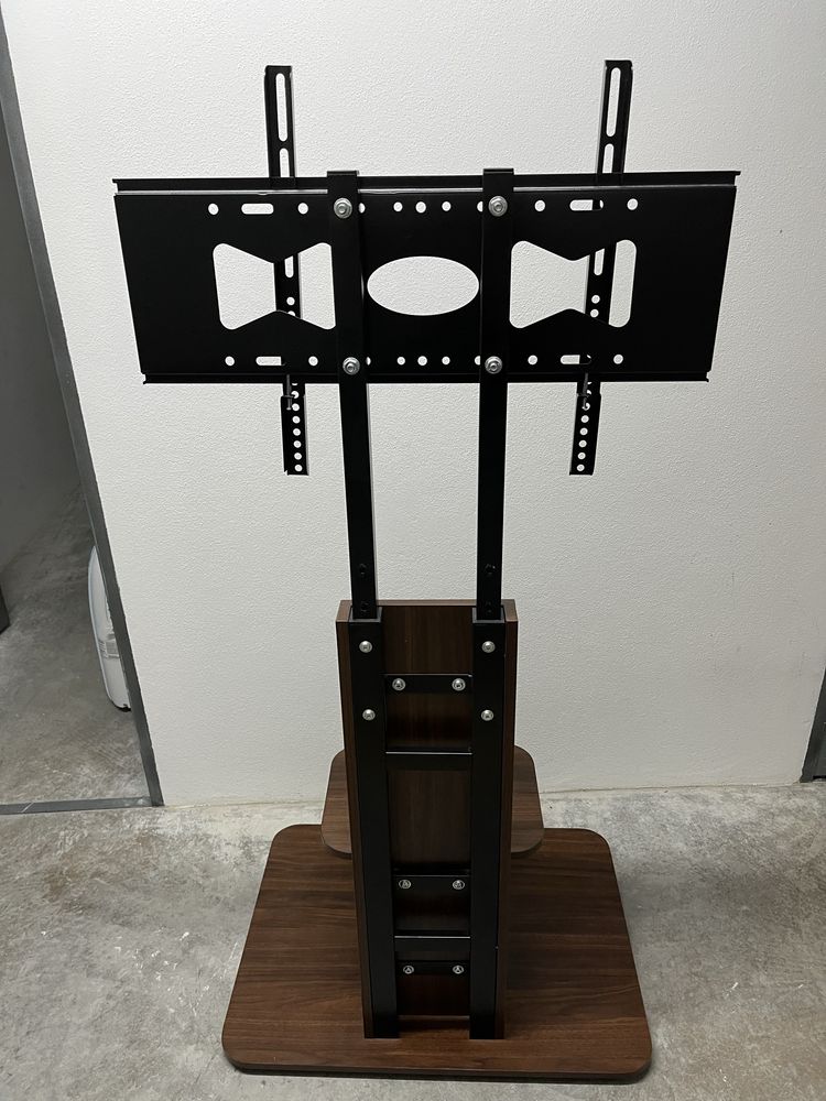 Suporte + TV LG 32”