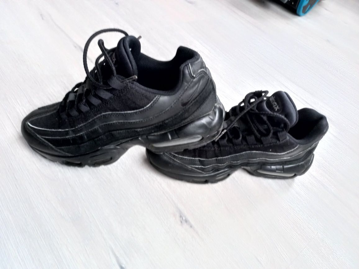 nice air max 95 чорні