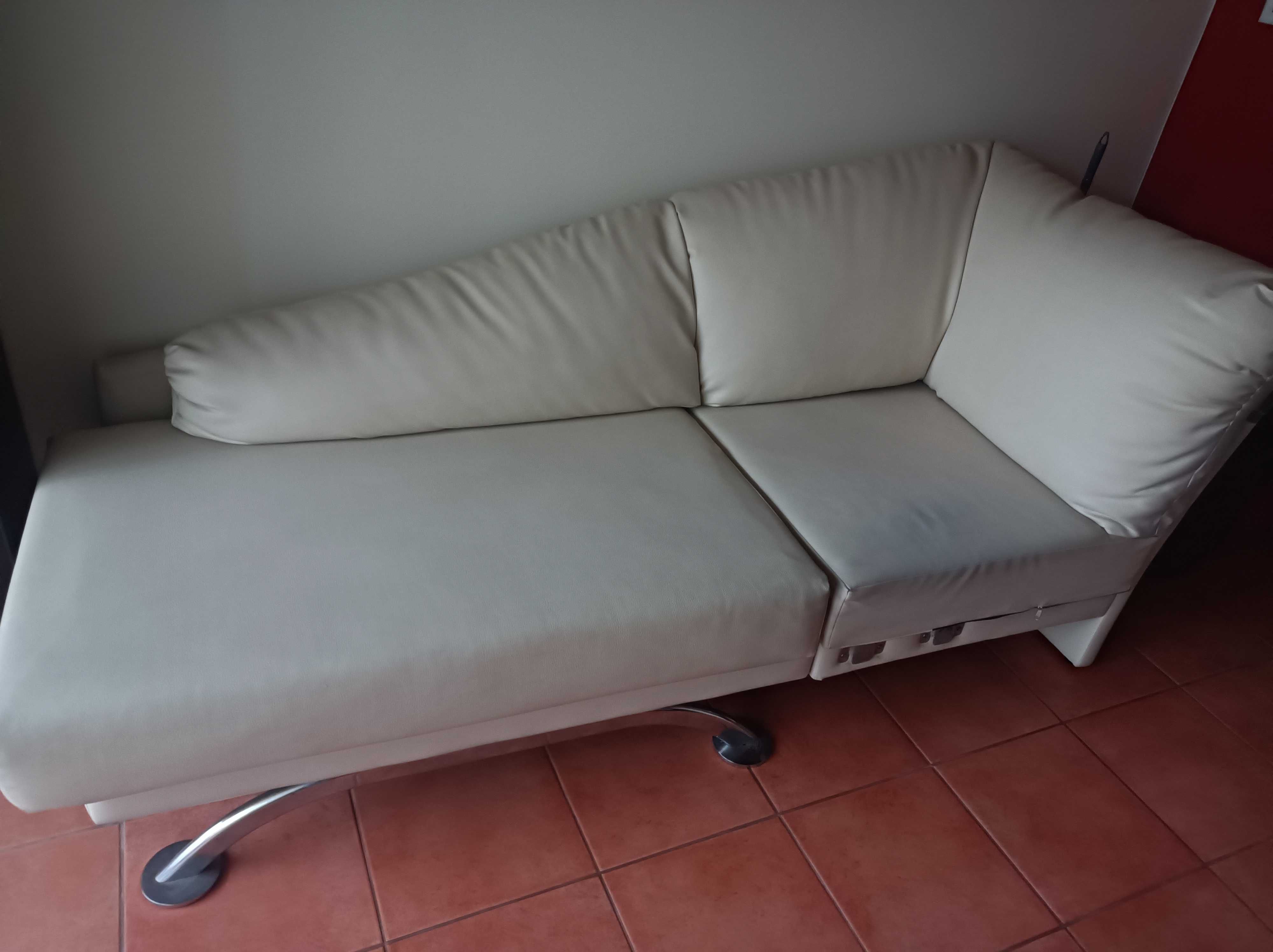 Sofá chaise long bege