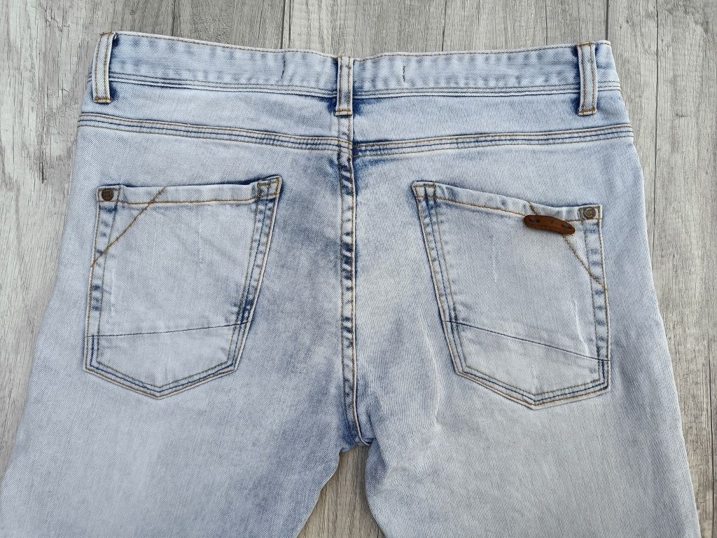 Spodnie męskie jeansowe, dżinsy z przetarciami, Reserved, 32/34 [M/38]