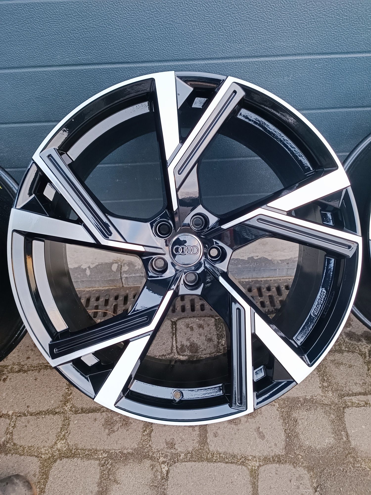 Felgi aluminiowe 5x112 Audi Q7,8 R22