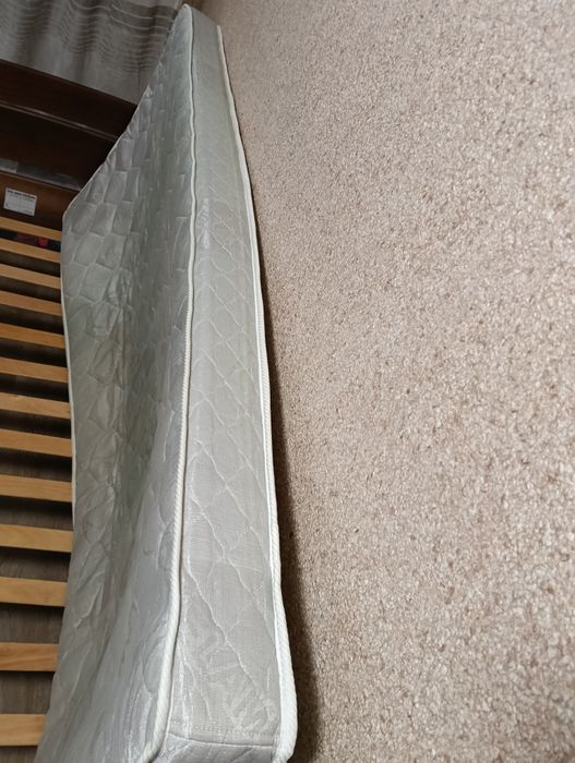 Ліжко односпальне