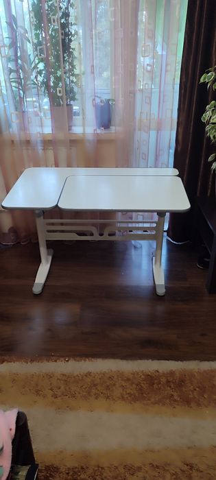 Стол, парта для девочки