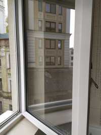 Миття скла на вікнах в квартирах