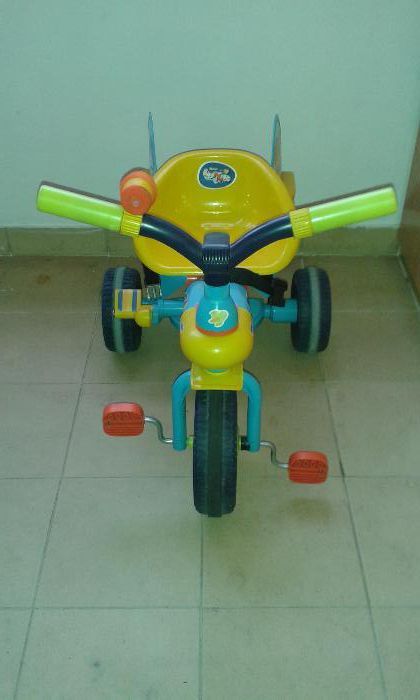 Triciclo infantil como novo