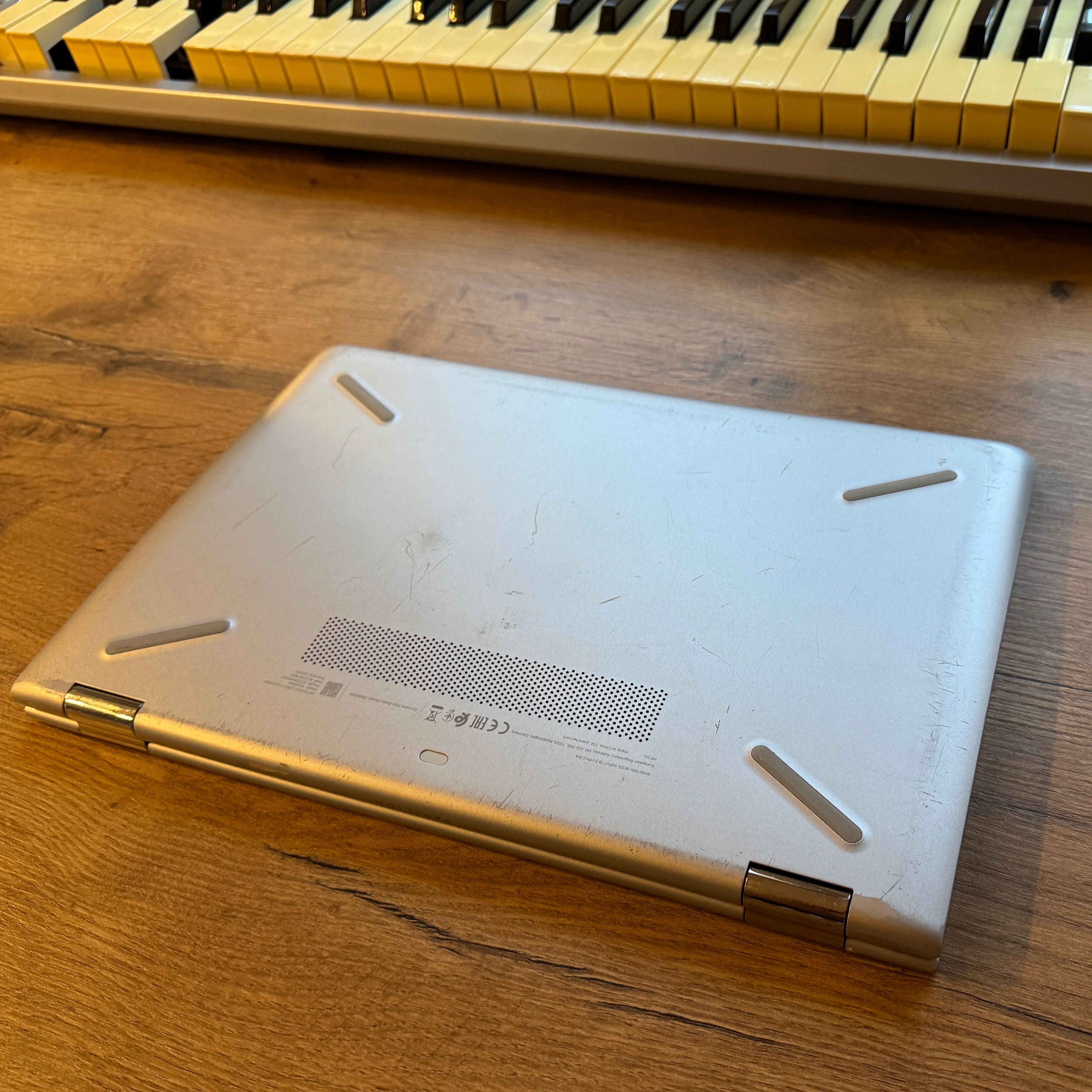HP Pavilion x360 Convertible i5-7200 CPU, 8 GB RAM, 1 TB