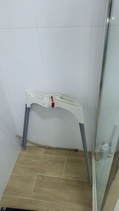 Vendo banheira para bebé com termómetro e suporte