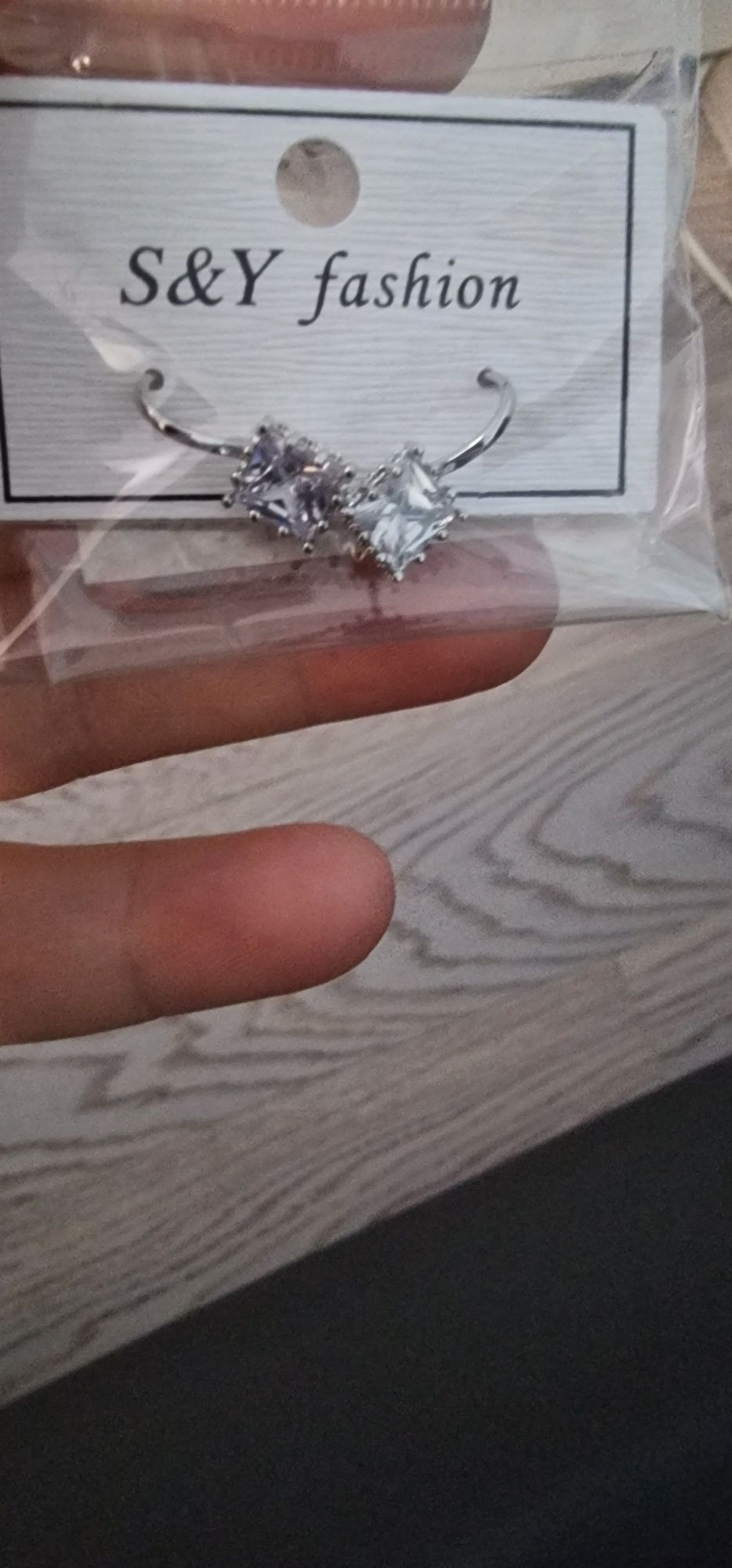 Nowe kolczyki z diamencikami