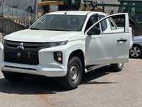 Mitsubishi L200 2.3 DI-D CD Invite Strakar Look 4WD