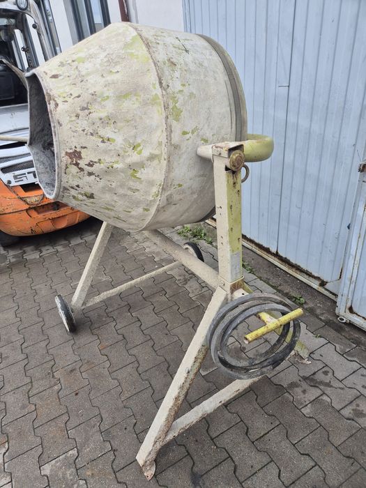 Betoniarka VEB 150l duża 380v na pasku z Niemiec