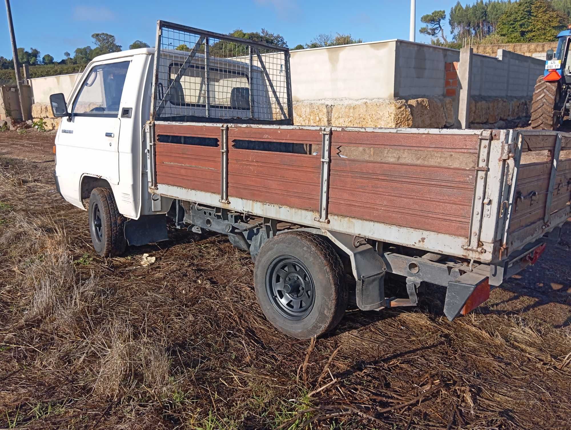 Mitsubishi L300 caixa aberta