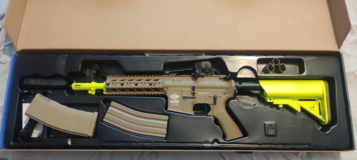 Airsoft G&G com muito pouco uso.