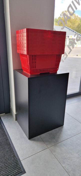 Regały sklepowe wyposażenie sklepu meble sklepowe