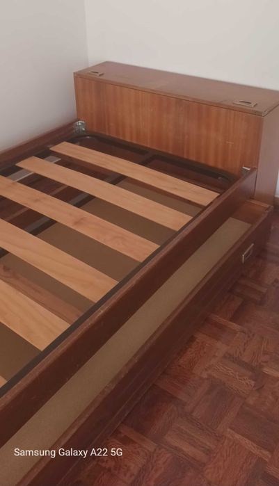 cama dupla individual e com estrado