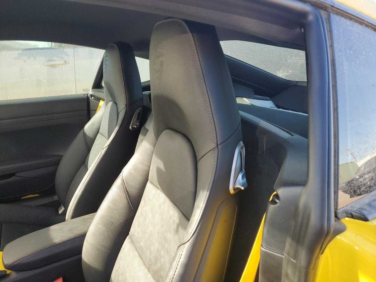 2023 Porsche Cayman S