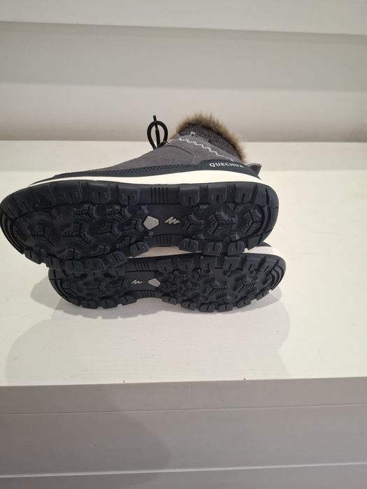 Bota marca Quechua
