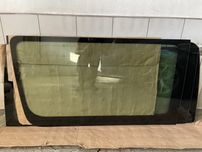 Скло оригінал бокове Mercedes Sprinter W906 середня база