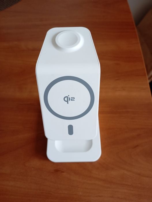 Ładowarka bezprzewodowa stacja ładująca 3w1 iPhone / Apple