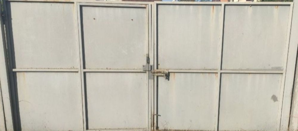 Гаражные ворота 4х2 метра с калиткой