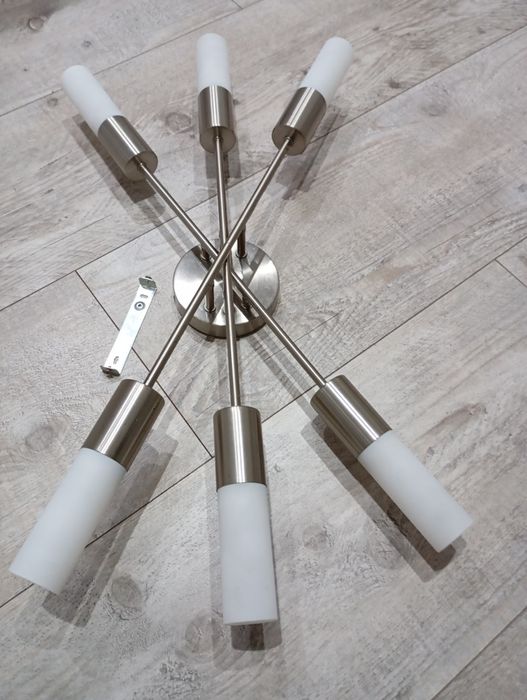 Lampa sufitowa z żarówkami led