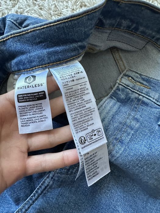 Джинси Levis mom jeans