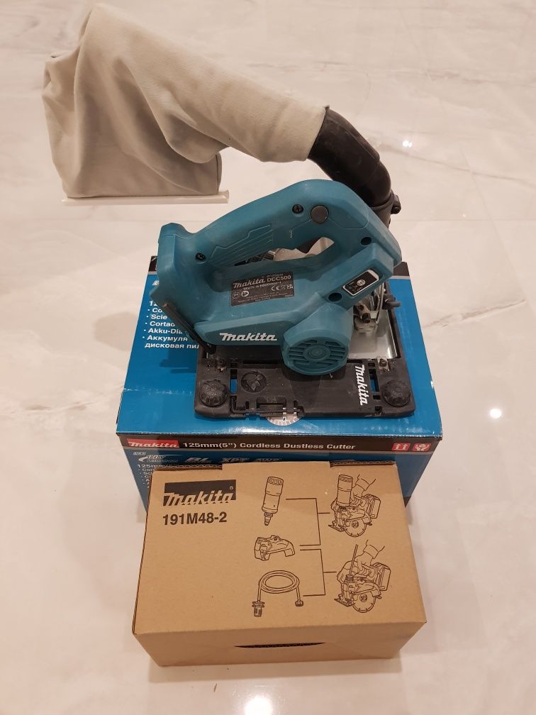 Do ciecia plytek  Makita DCC500 + adapter + zbiornik na wodę