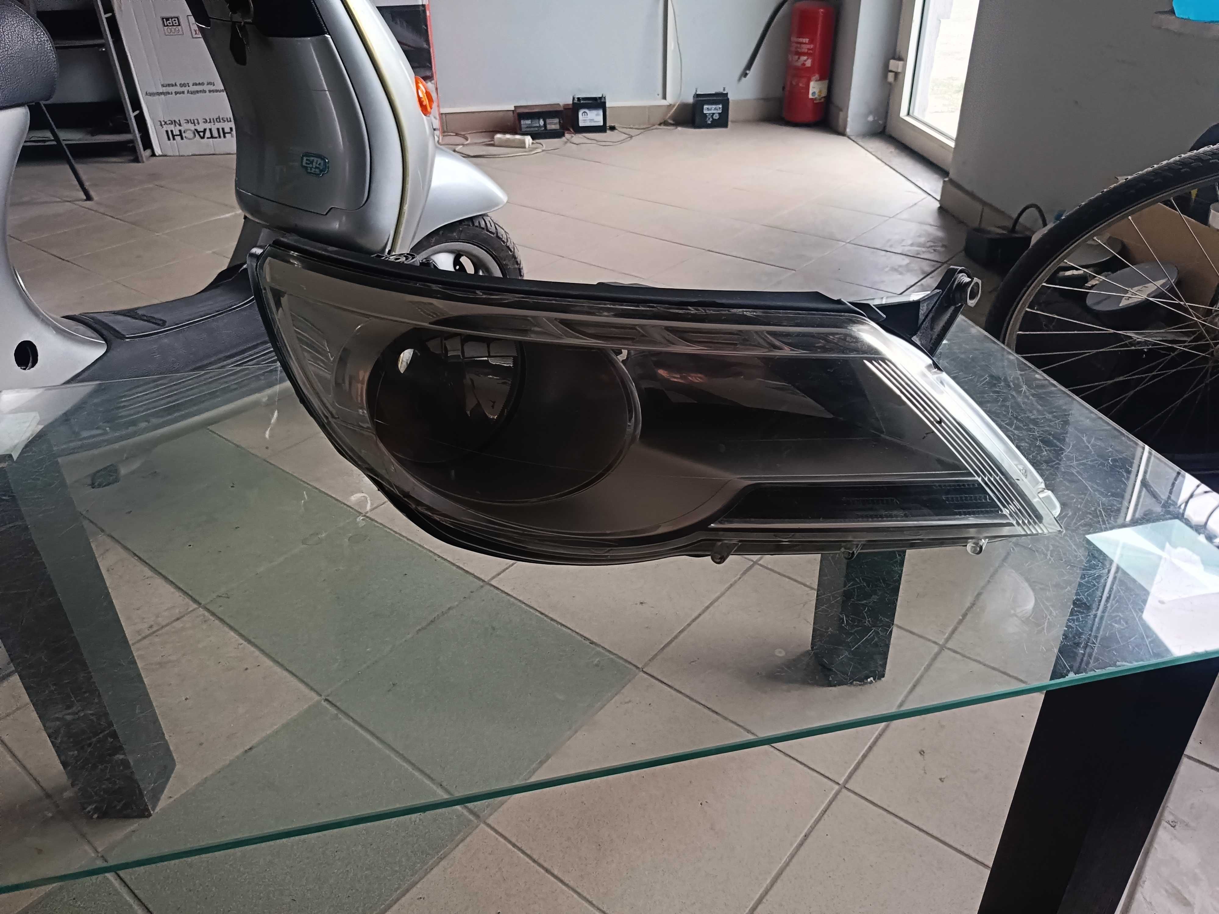 Lampa Prawy Przód Volkswagen Tiguan / Obudowa