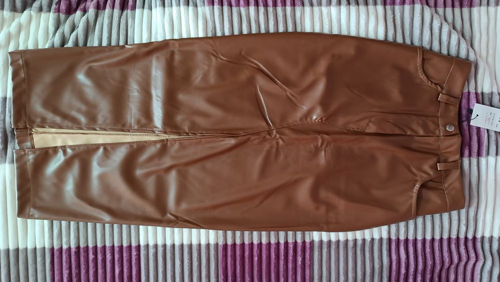 Шкіряна спідниця