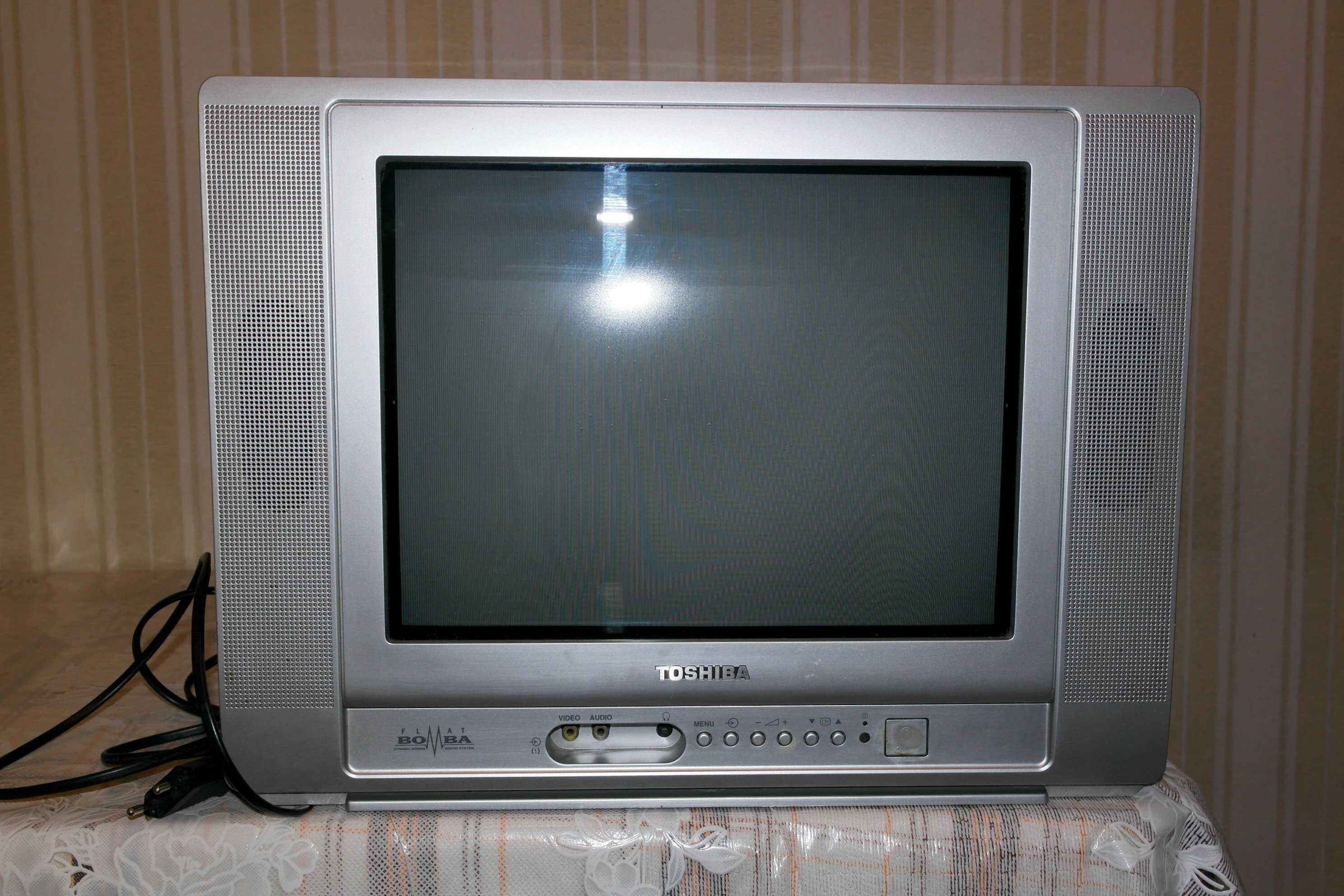 Телевизор Toshiba 15LZR17 15 дюймов (37 см)