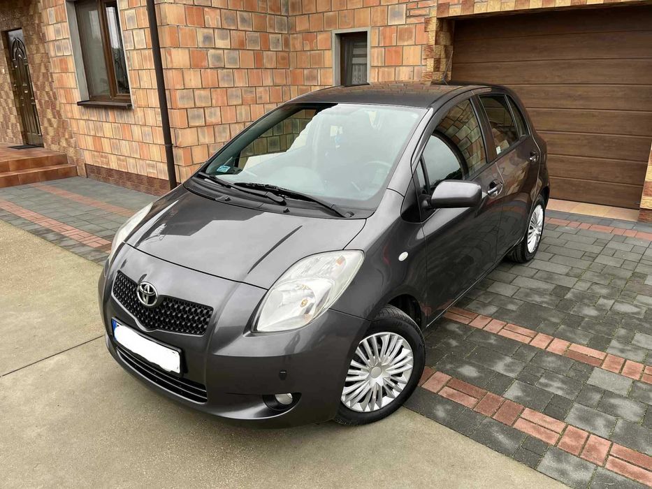 Toyota Yaris II 1.3 VVT-I 86 KM  Stan bardzo dobry! Niski przebieg