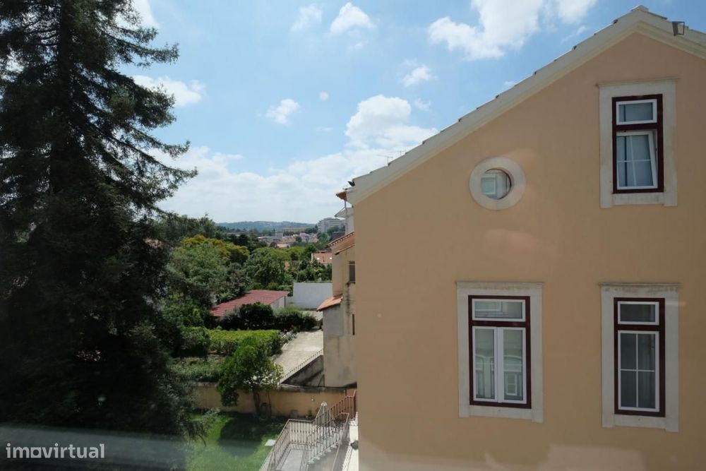 Quarto - localizado em Montes Claros Coimbra
